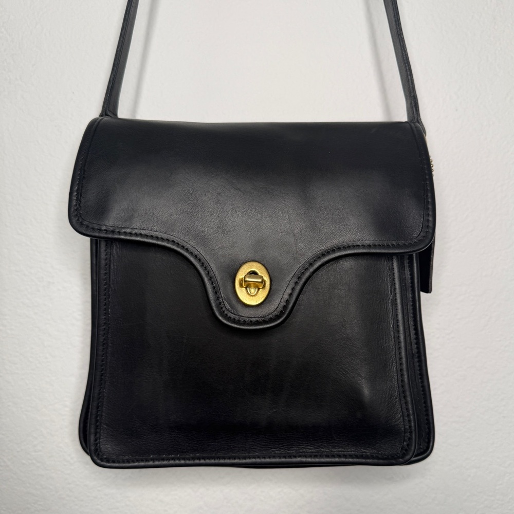 Coach Vintage Shelton Black Glove Tanned Leather Crossbody Bag Brass Hardware - Picture 2 of 11